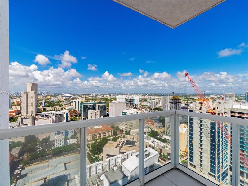 Condo for sale at Vizcayne South Tower 3702