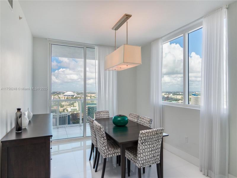 Condo for sale at Vizcayne South Tower 3702