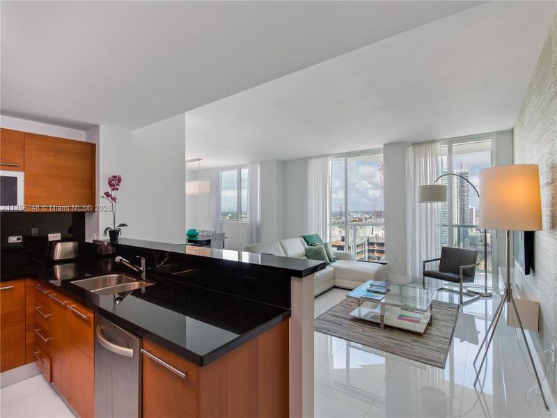Condo for sale at Vizcayne South Tower 3702