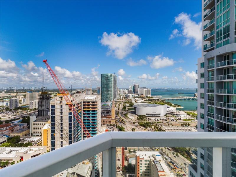 Condo for sale at Vizcayne South Tower 3702