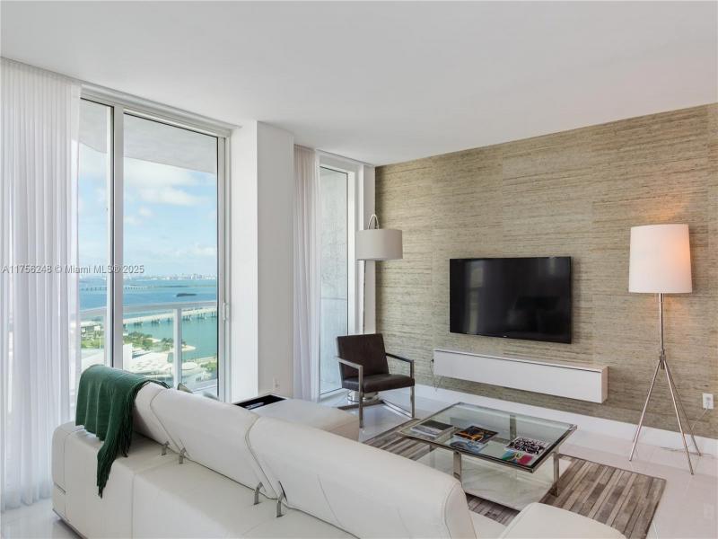 Condo for sale at Vizcayne South Tower 3702