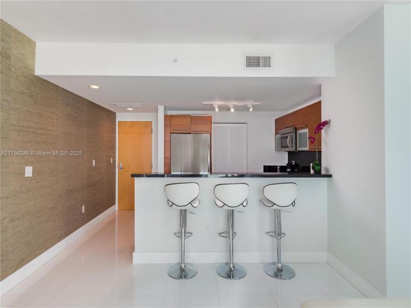 Condo for sale at Vizcayne South Tower 3702