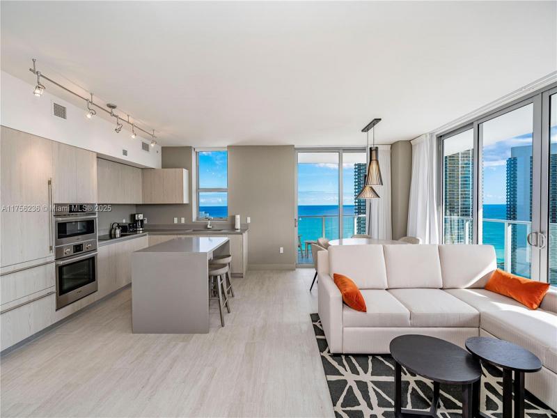 Condo for sale at Hyde Beach House R1609