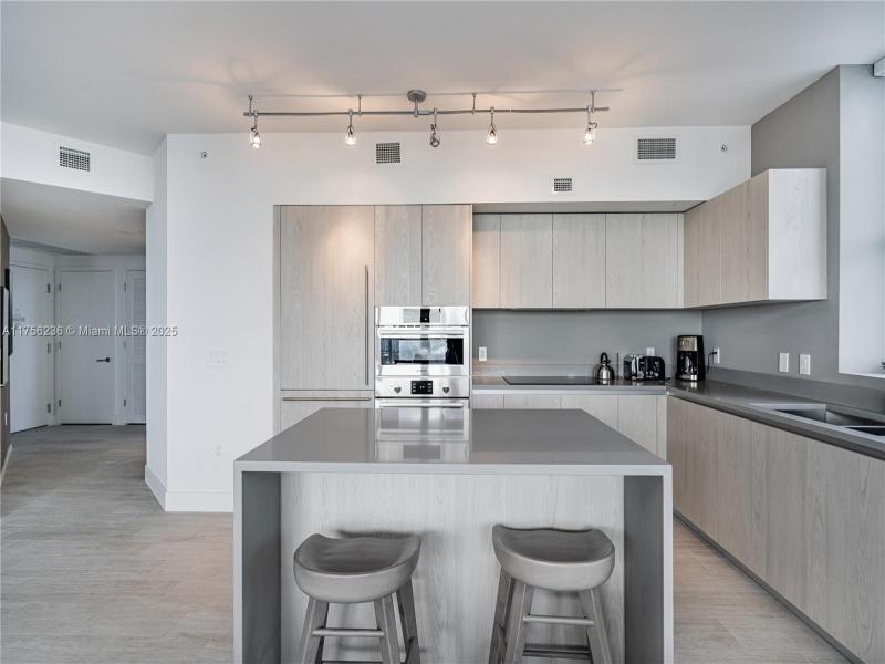 Condo for sale at Hyde Beach House R1609