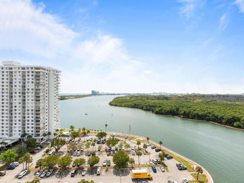 Comprar apartamento en Coastal Towers 1607