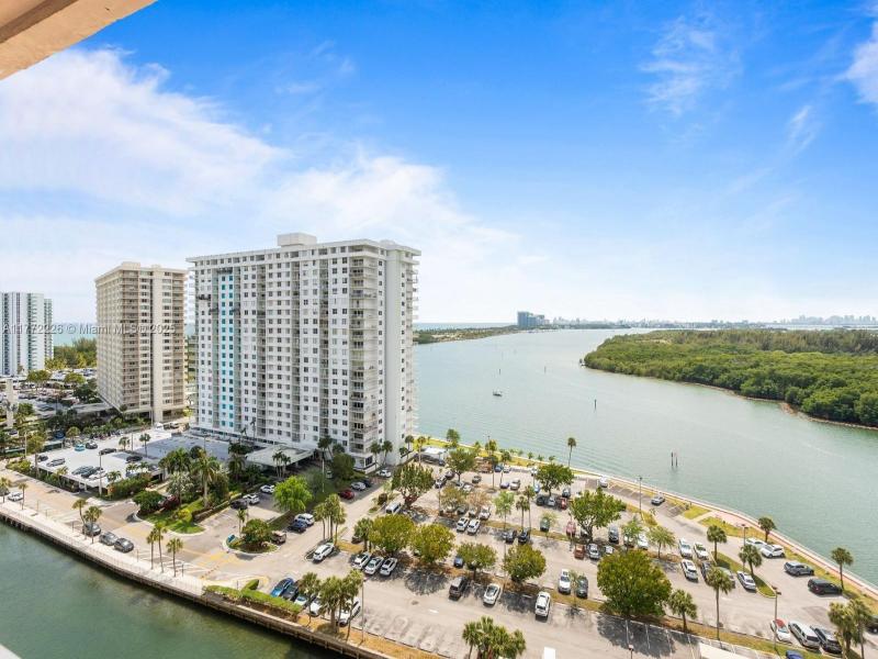 Coastal Towers Apt #1607
