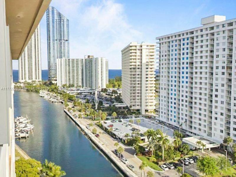 Comprar apartamento en Coastal Towers 1607