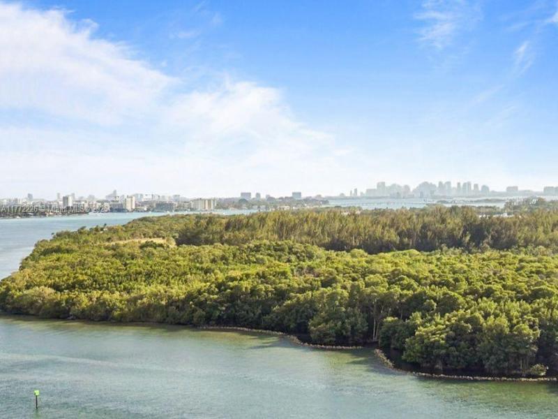 Comprar apartamento en Coastal Towers 1607