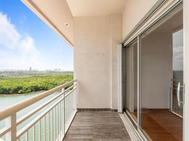 Comprar apartamento en Coastal Towers 1607