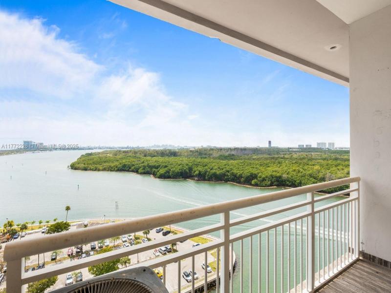 Comprar apartamento en Coastal Towers 1607
