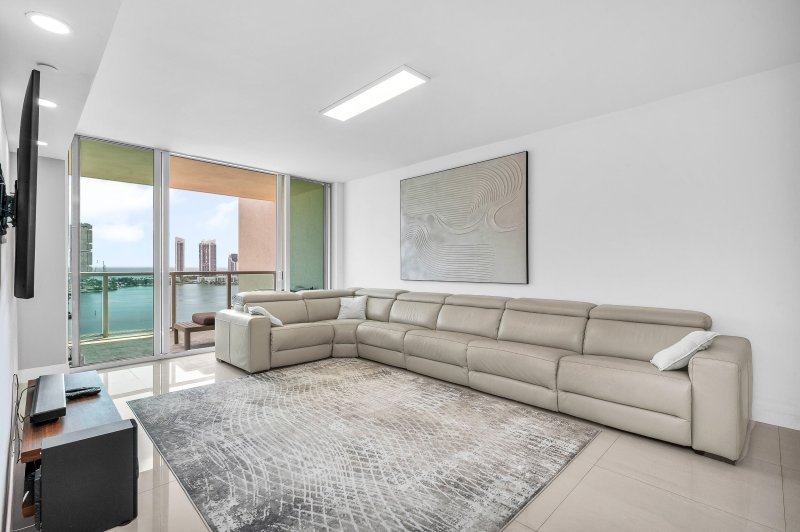 Apartment for rent at Aventura Marina II 1911