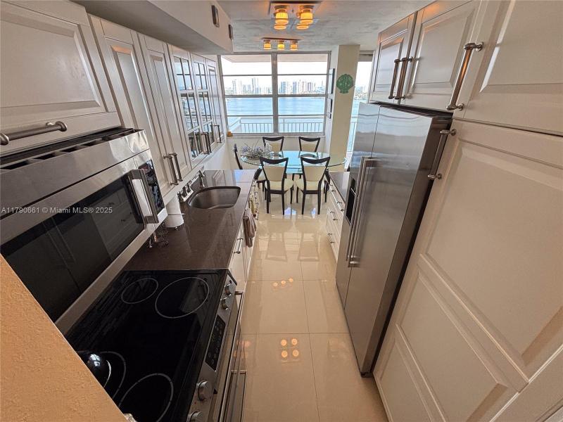 Condo for sale at Winston Towers 2219