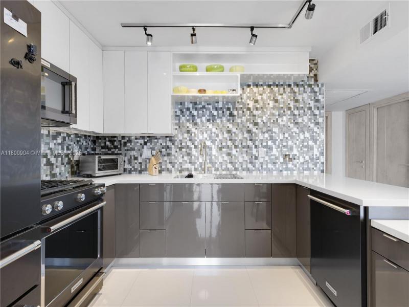 Condo for sale at Parker Plaza Estates 1707