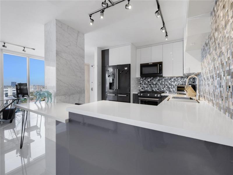 Condo for sale at Parker Plaza Estates 1707