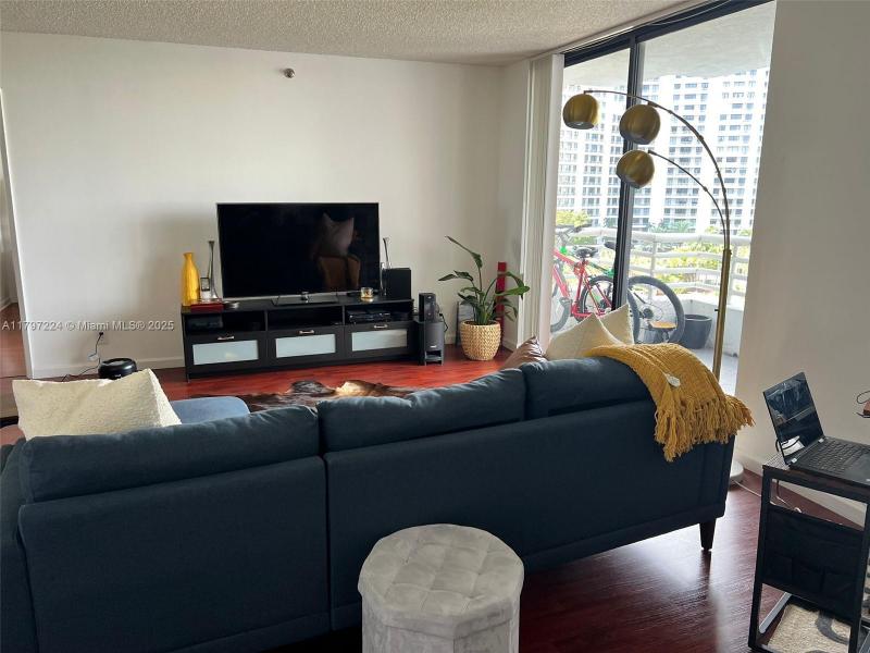 Property photo # 9