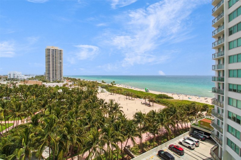 Condo for sale at Burleigh House 934