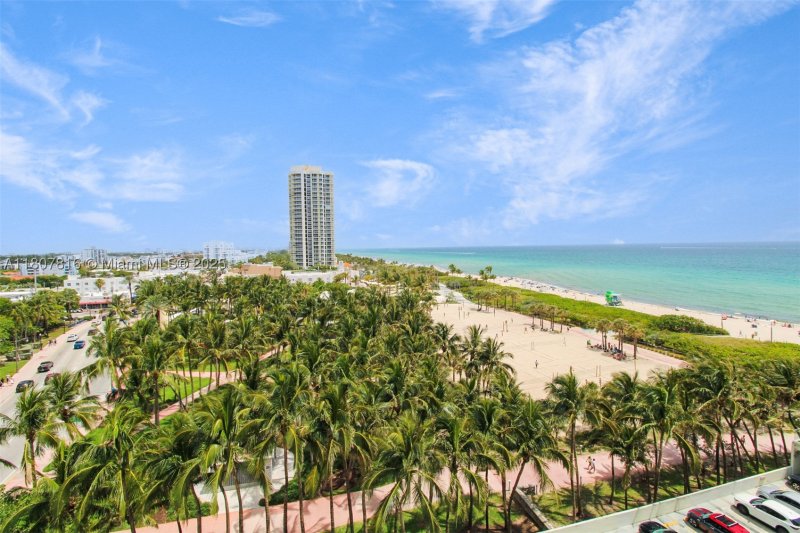 Condo for sale at Burleigh House 934