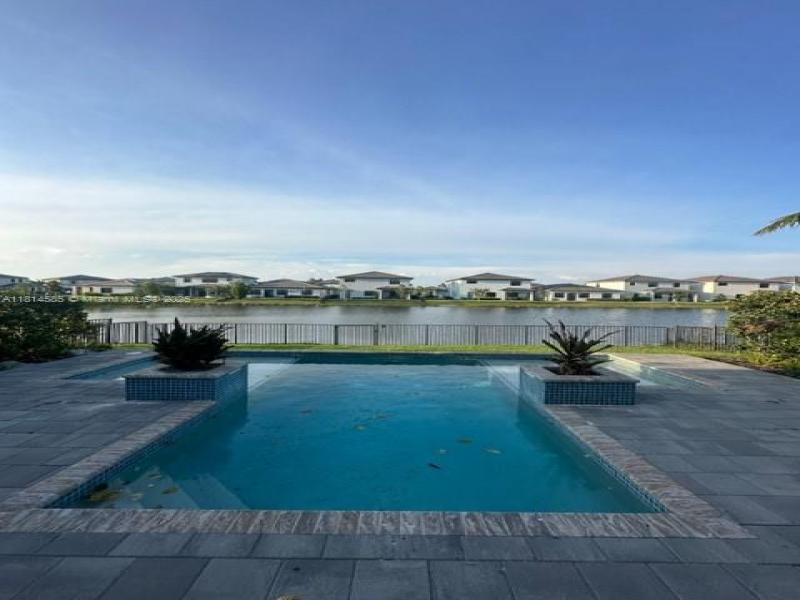 Property photo # 4