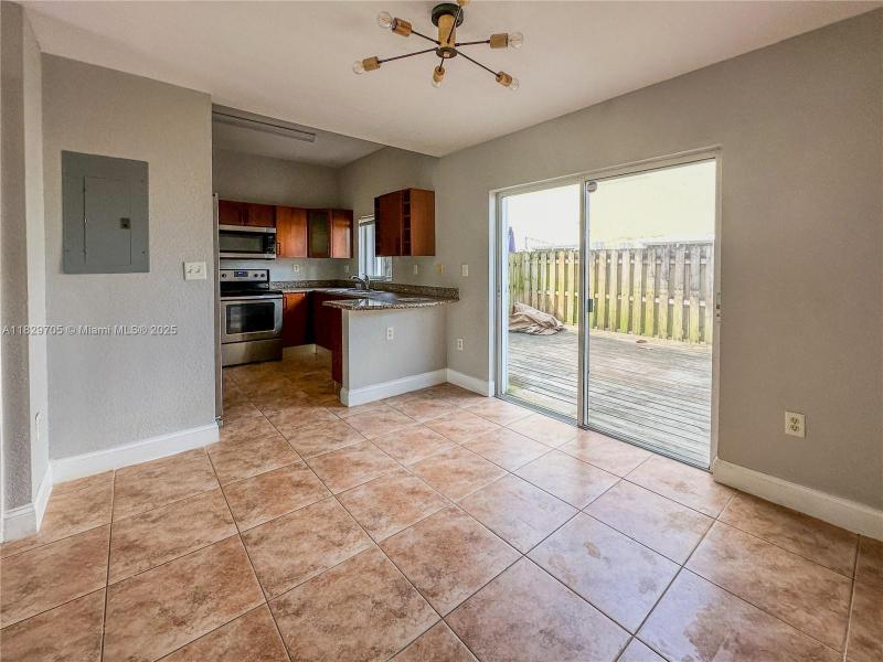Property photo # 9