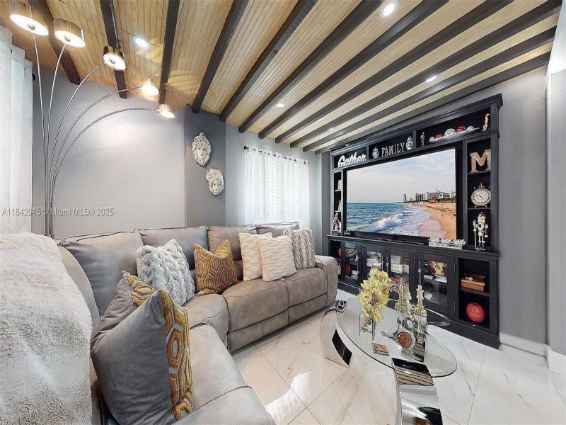 Property photo # 6