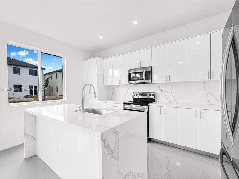 Property photo # 9