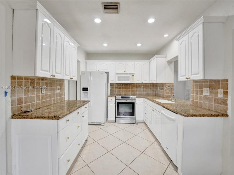 Property photo # 9