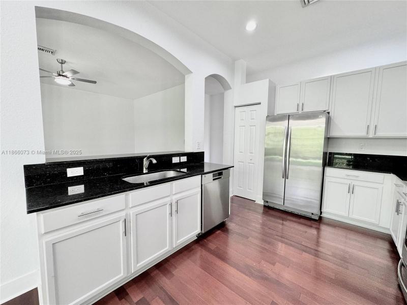 Property photo # 6