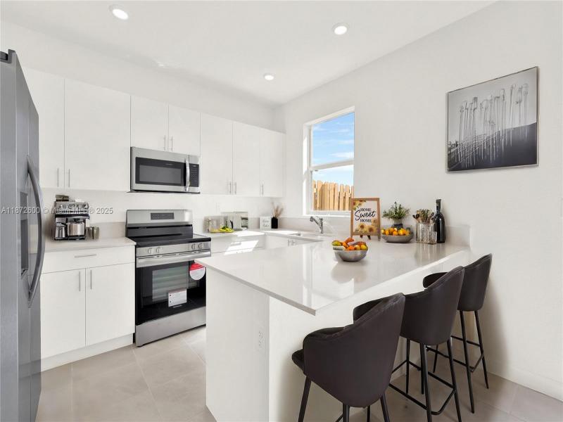 Property photo # 6
