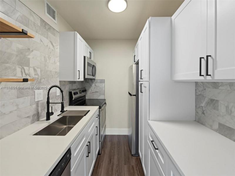 Property photo # 9