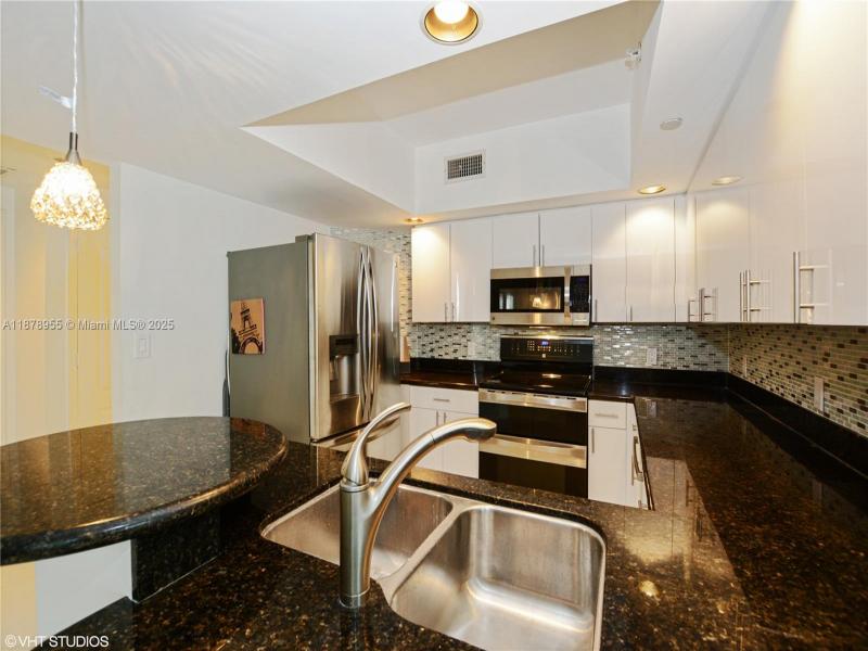 Condo for sale at Waverly Las Olas 705