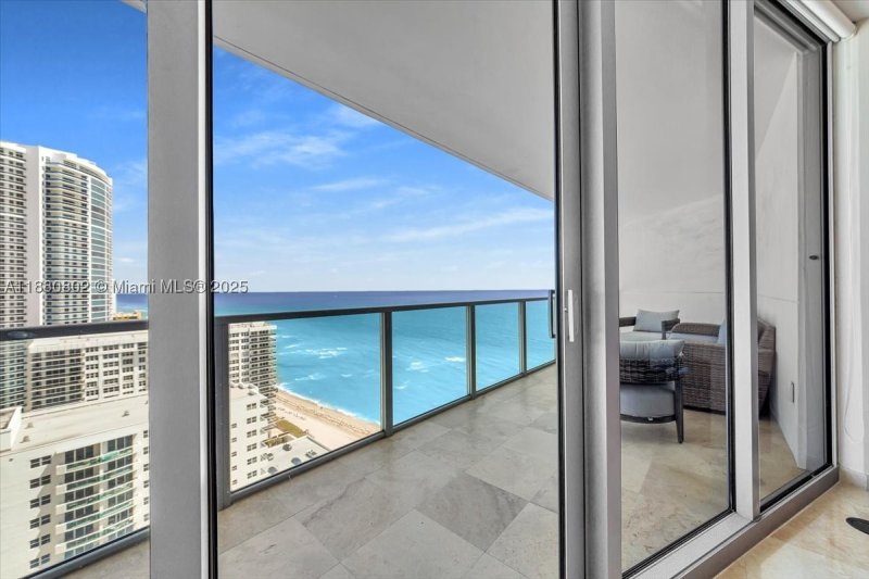 Comprar apartamento no Ocean Palms 2307