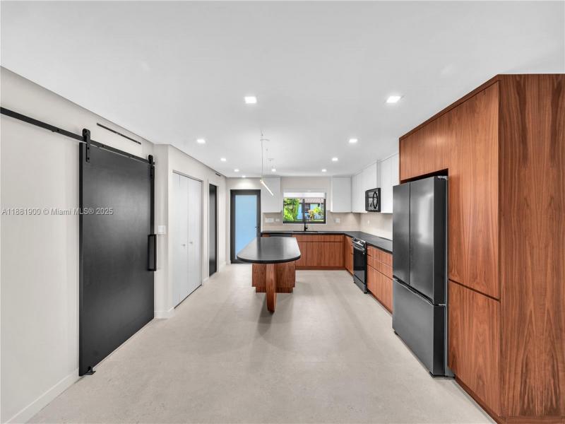 Property photo # 7