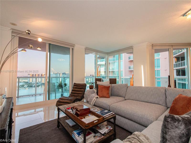 Condo for sale at Hidden Bay PH 2909