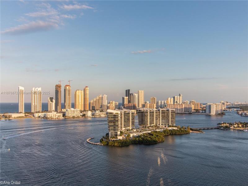Condo for sale at Hidden Bay PH 2909