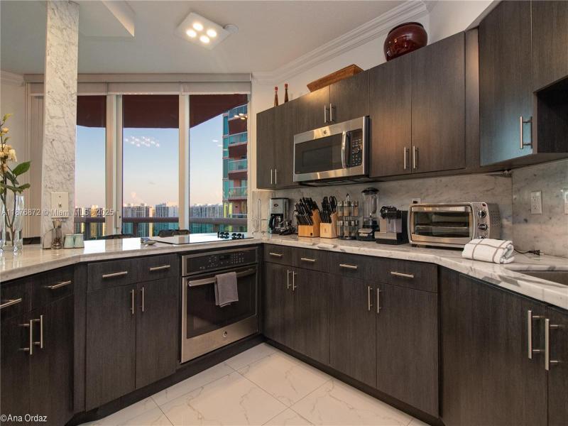 Condo for sale at Hidden Bay PH 2909