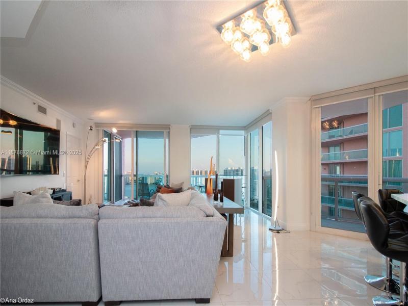 Condo for sale at Hidden Bay PH 2909