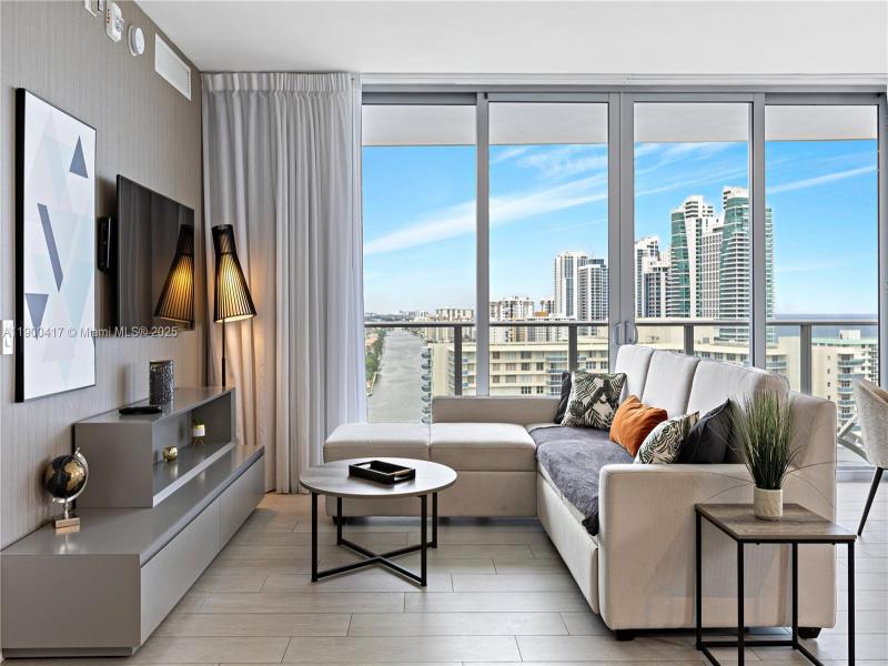 Condo for sale at Hyde Beach House R1701