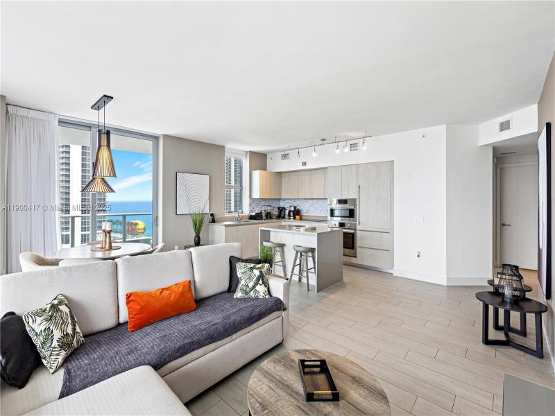 Condo for sale at Hyde Beach House R1701