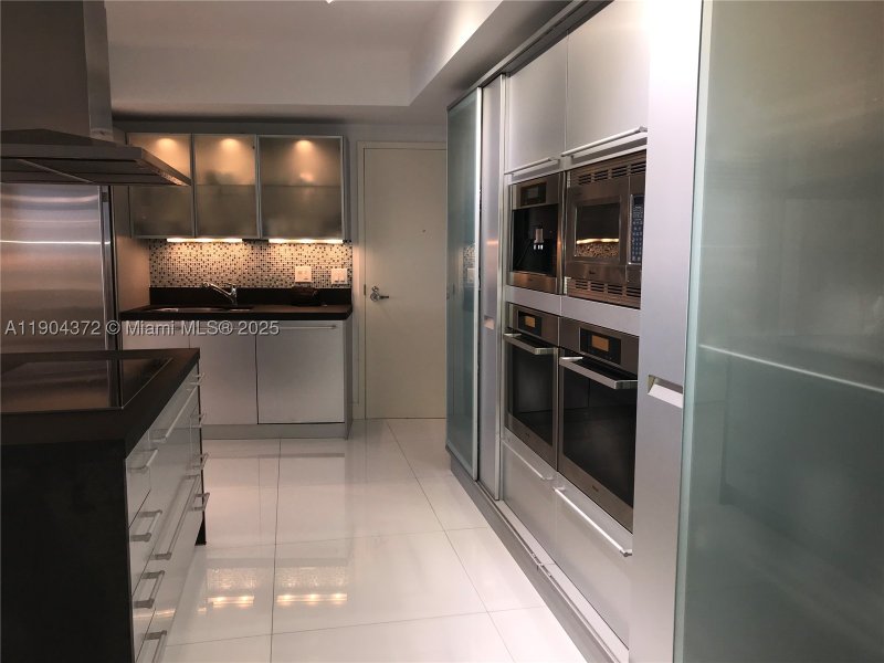 Condo for sale at Trump Royale 5104