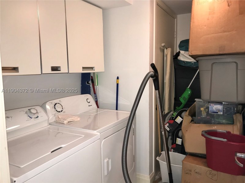 Condo for sale at Trump Royale 5104