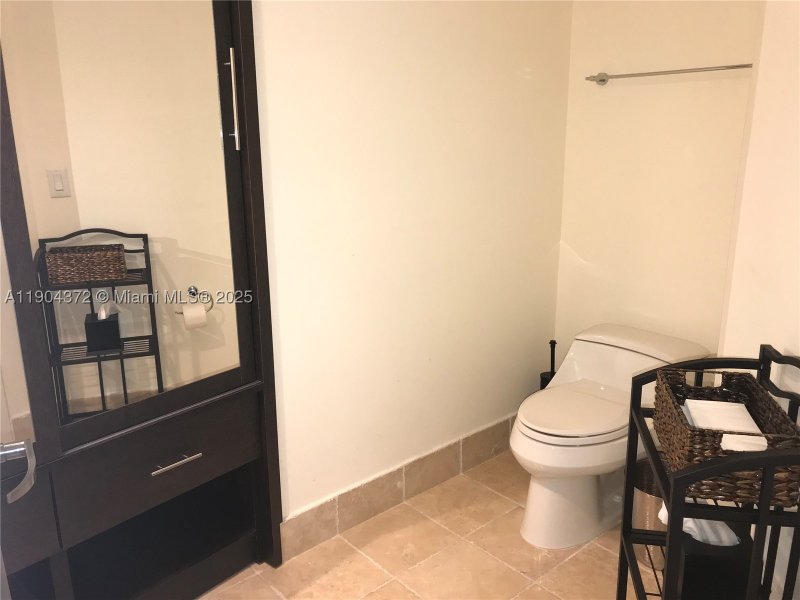 Condo for sale at Trump Royale 5104