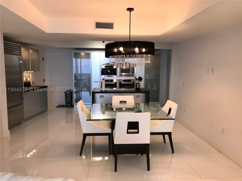 Condo for sale at Trump Royale 5104