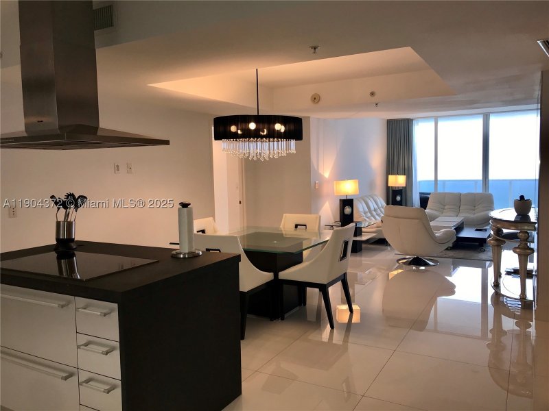 Condo for sale at Trump Royale 5104