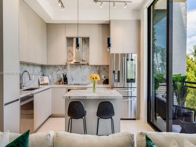 Ten30 Apt #201