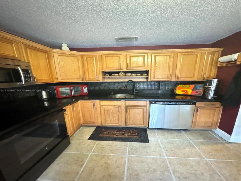 Property photo # 4