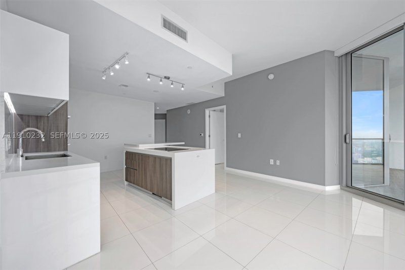Comprar apartamento no Paramount Miami WorldCenter 4204