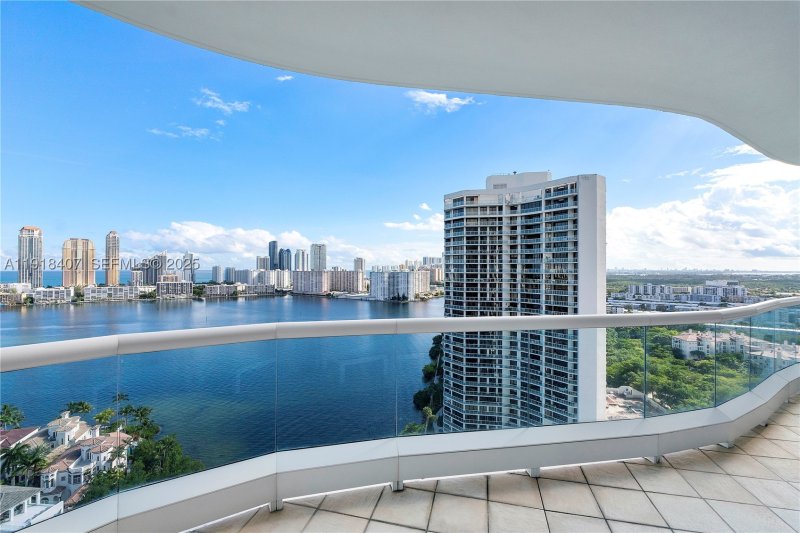 Condo for sale at Bella Mare 2406