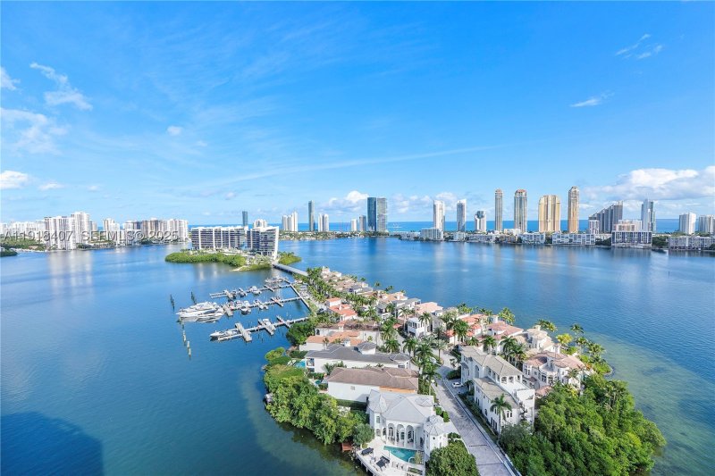 Condo for sale at Bella Mare 2406