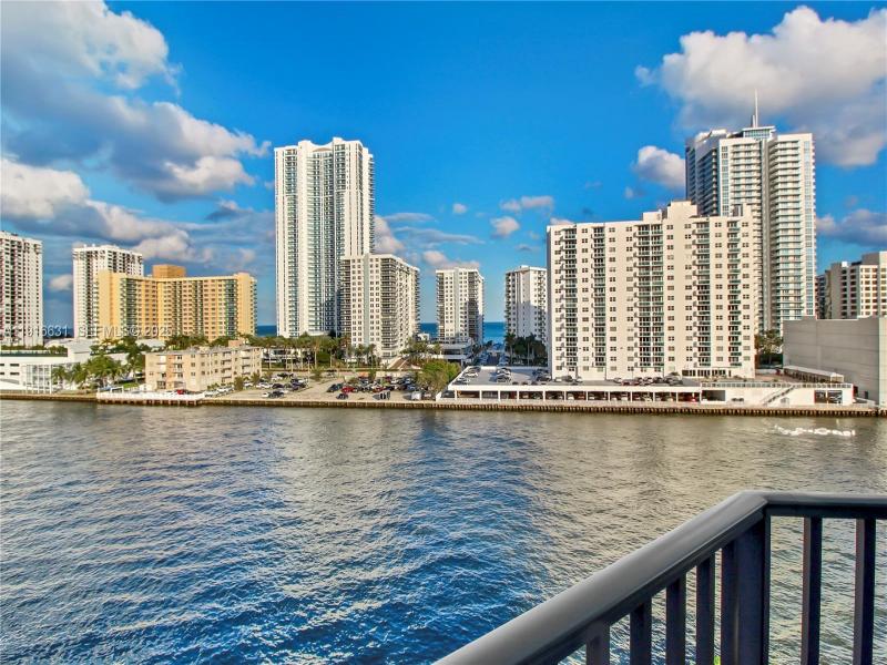 Condo for sale at Oceanview Park 821