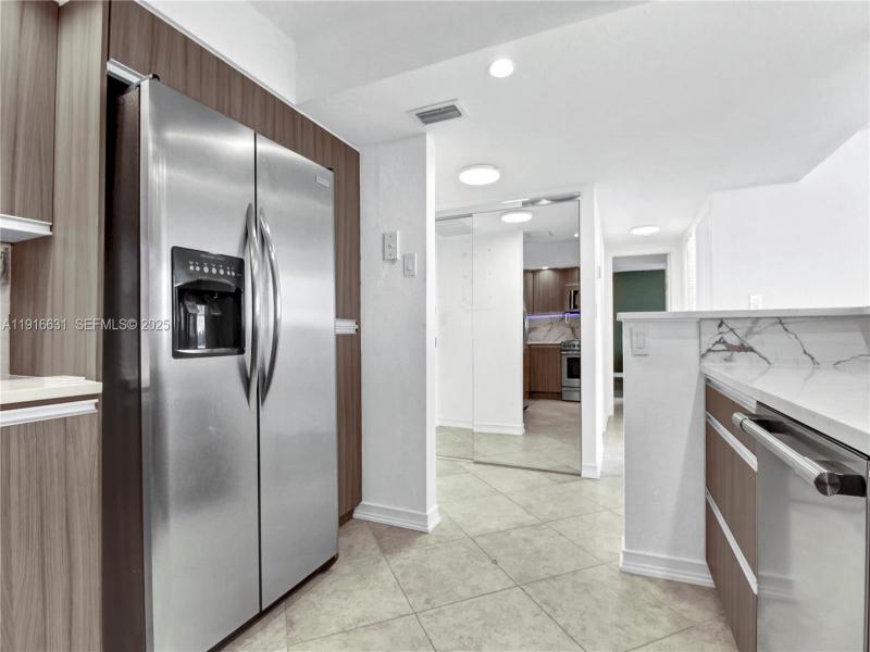 Condo for sale at Oceanview Park 821